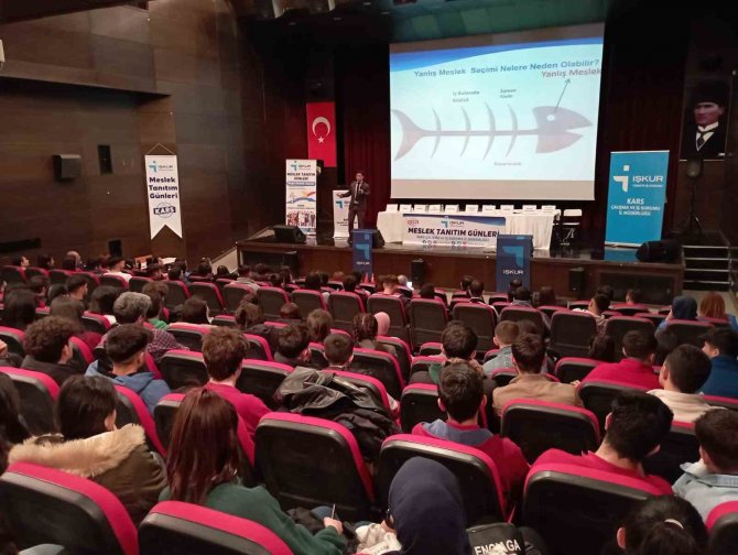 Kars’ta Meslek Erbapları Öğrencilerle Buluştu