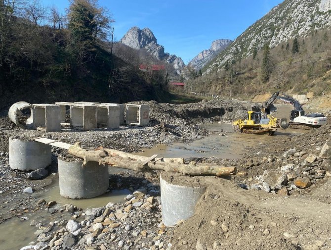 Kastamonu’da Vatandaşların Mahsur Kaldığı Köyde Çalışma Başlatıldı