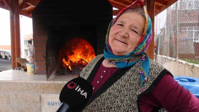 Kamile Teyzenin Ekmeği Günlerce Bayatlamıyor, Sırrı Mayasında