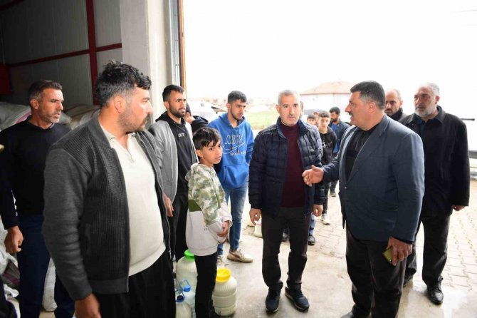 Yeşilyurt’te Afetzede Süt Üreticilerine Belediye Desteği