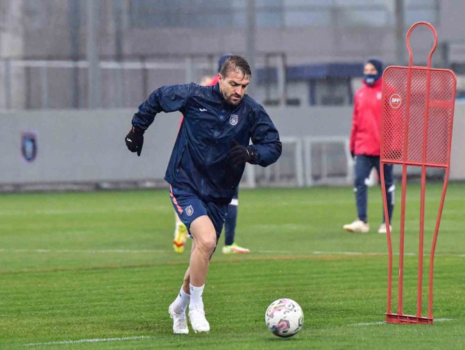 Başakşehir, Karagümrük Maçı Hazırlıklarına Başladı