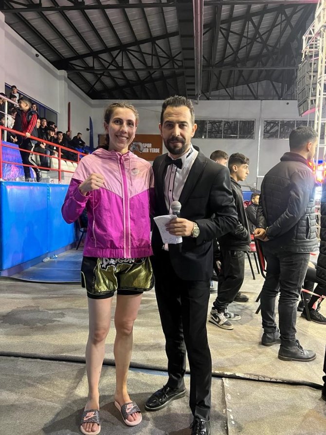 Kayserili Milli Sporcu Depremzedeler İçin Ringe Çıktı