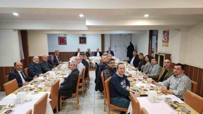 Müdür Başyiğit’in, Emekli Olan Milli Eğitim Müdürlüğü Personeliyle Veda Buluşması