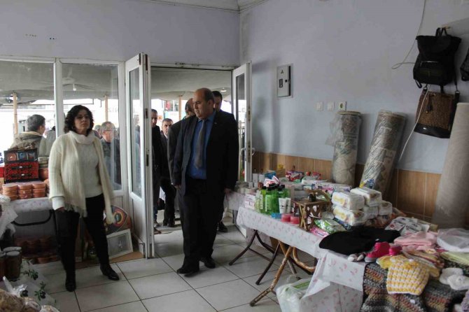 Osmaneli’nde Depremzede Vatandaşlar İçin Hayır Panayırı Düzenlendi
