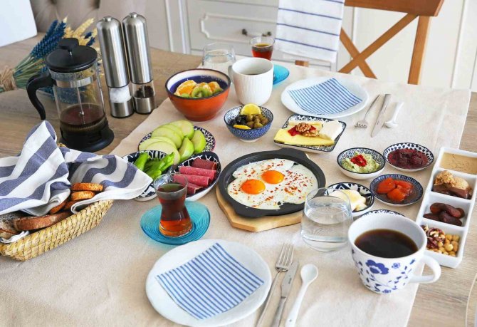 Sağlıklı Ramazan İçin Öncesinden Metabolizma Oruca Hazırlanmalı