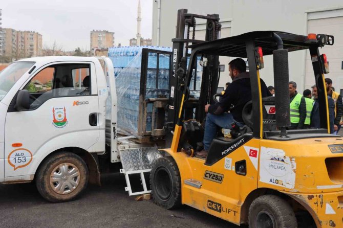 Şanlıurfa’da Vatandaşlara Hazır Su Dağıtımı Başladı