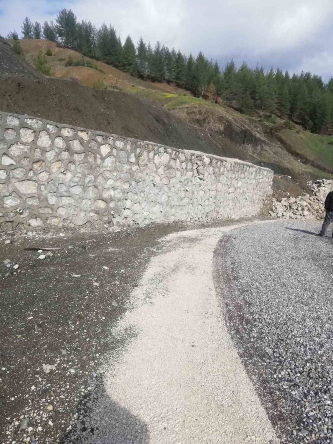 Siirt’te İstinat Duvarı Çöktü