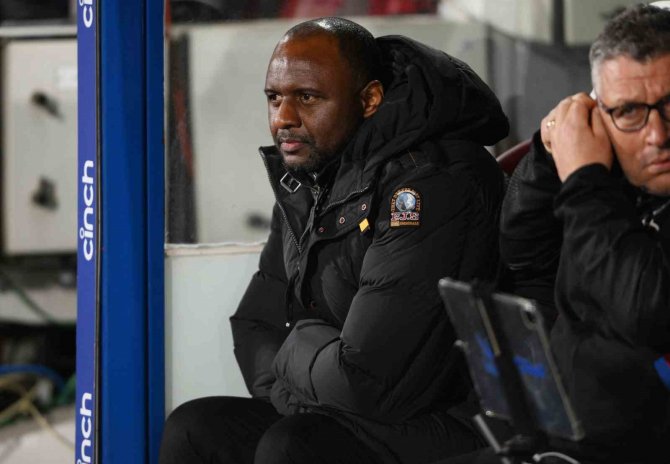 Patrick Vieira Crystal Palace’tan Ayrıldı