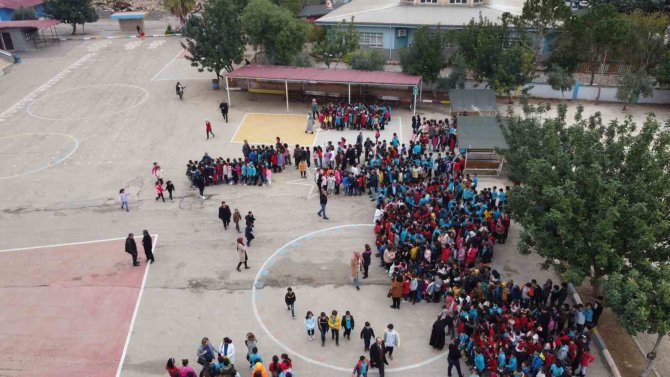 Adana’da Öğrenciler İçin Deprem Tatbikatı