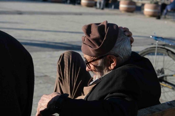 Bayburt’ta Yaşlı Nüfusun Toplam Nüfus İçindeki Oranı Yüzde 11,9