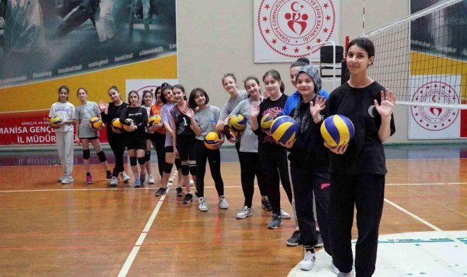 Manisa’da “Genç Ne Sever” Projesine Yoğun İlgi