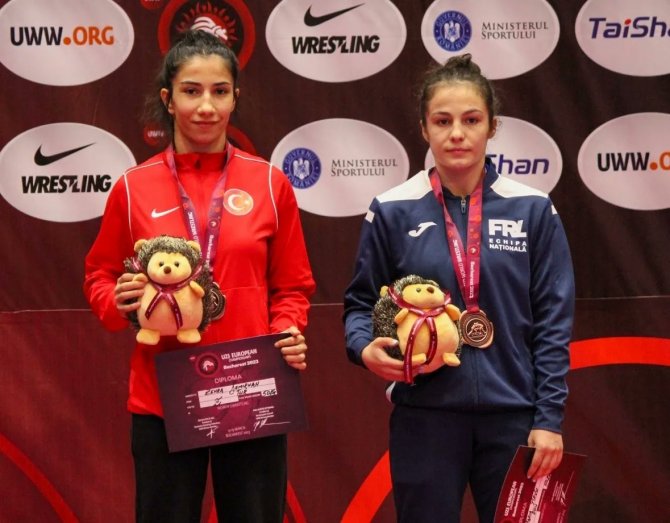 Zehra Demirhan, Bronz Madalya Kazandı