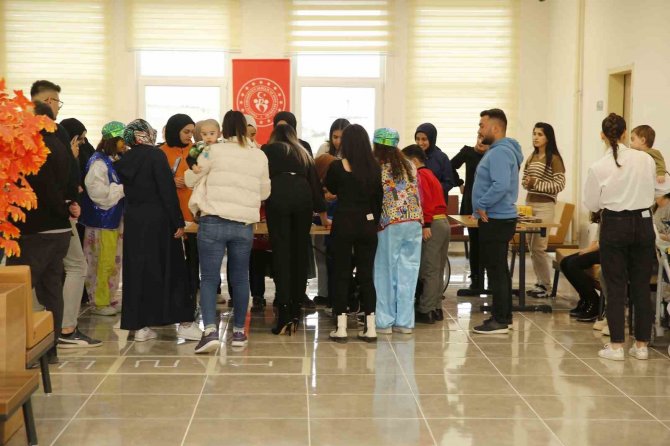 Üniversitesi Öğrencileri Depremden Etkilenen Çocuklarla Oyun Şenliğinde Buluştu