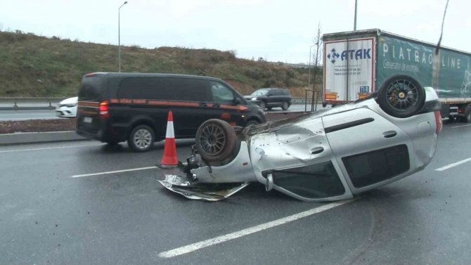 Yağışlı Hava Nedeniyle Şehir Hastanesi Yolunda Kazalar Meydana Geldi