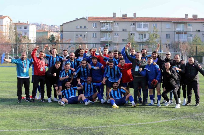 Yenimahalle Belediyespor Namağlup Liderlik Koltuğuna Oturdu
