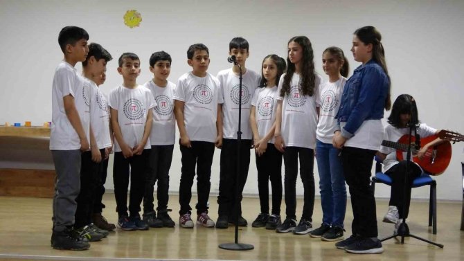 Yüksekova’da Halaylı ’Matematik Seferberliği’ Etkinliği