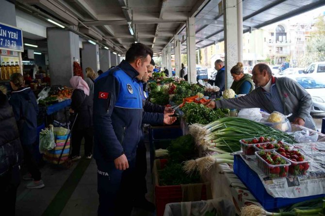 Marmaris’te Pazar Yeri Esnafı Denetlendi