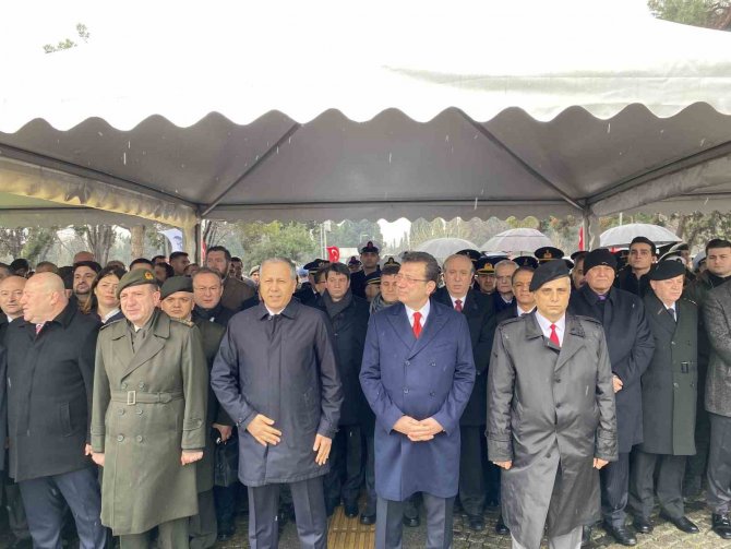 Çanakkale Şehitleri, Edirnekapı Şehitliği’nde Törenle Anıldı