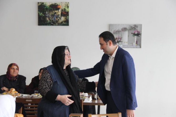 Bolvadin’de Şehit Aileleri Ve Gaziler Onuruna Yemek Verildi