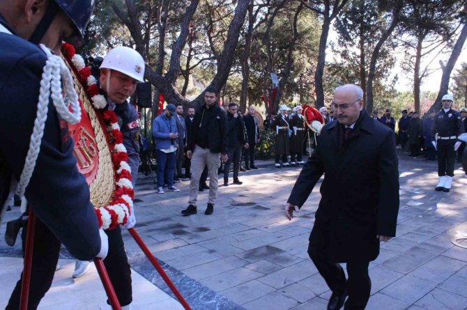 Çanakkale Şehitleri İ̇zmir’de Törenle Anıldı