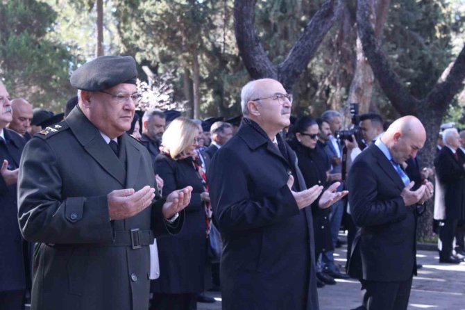 Çanakkale Şehitleri İ̇zmir’de Törenle Anıldı