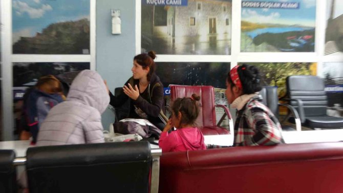 Dilenciler, Depremzedeliği Kullanmaya Başladı