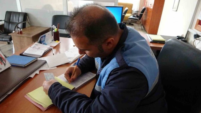 Dilenciler, Depremzedeliği Kullanmaya Başladı