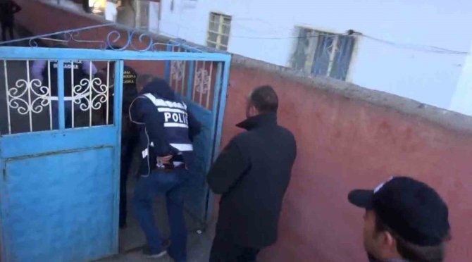Aksaray’da “Firari” Operasyonları: 10 Tutuklama
