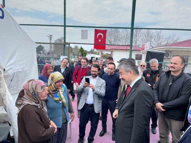 Gazeteciler, Deprem Bölgesi Osmaniye’de Çadır Kentleri Ziyaret Etti