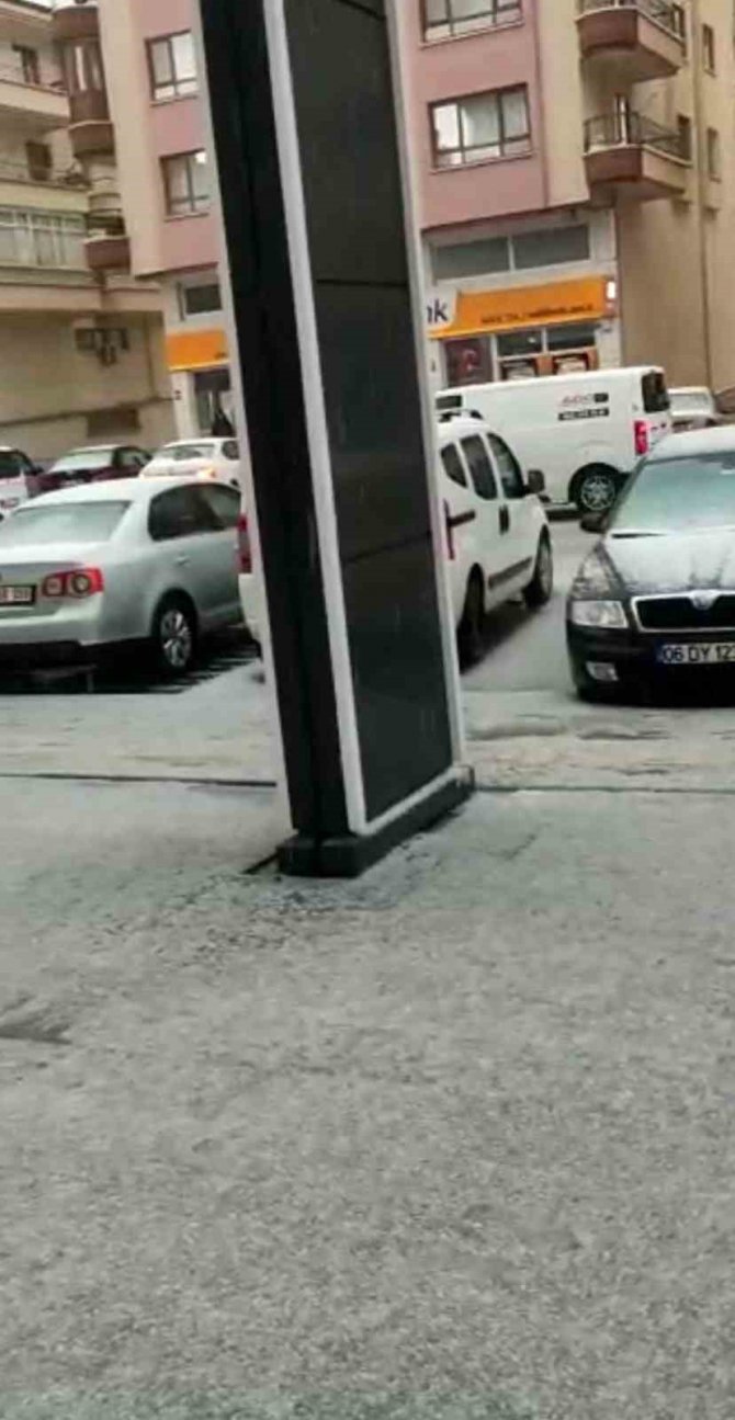 Ankara’da Sağanak Yağış Ve Dolu Etkili Oldu