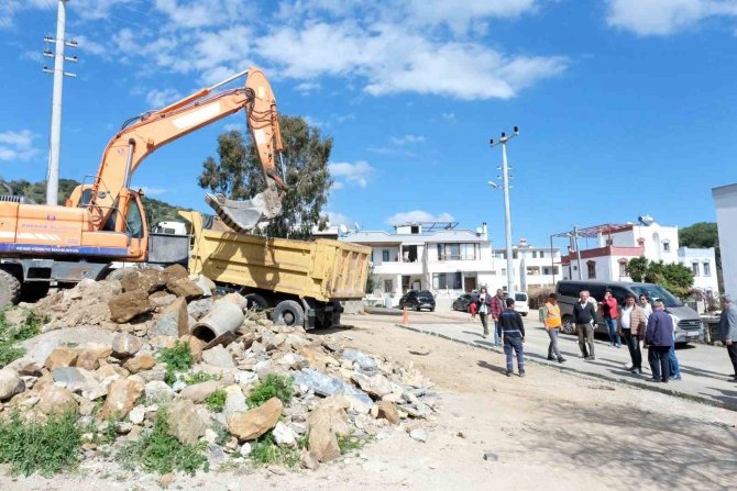Başkan Aras Yol Çalışmalarını İnceledi