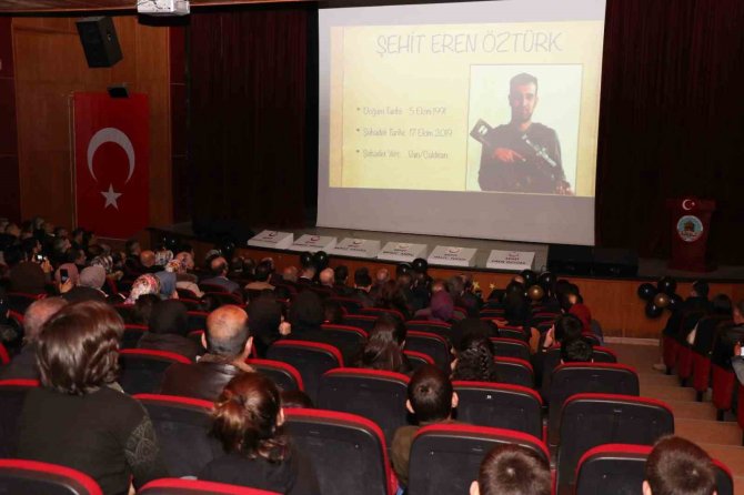 Ahlat’ta 18 Mart Şehitleri Anma Günü Ve Çanakkale Deniz Zaferi’nin 108’nci Yıl Dönümü