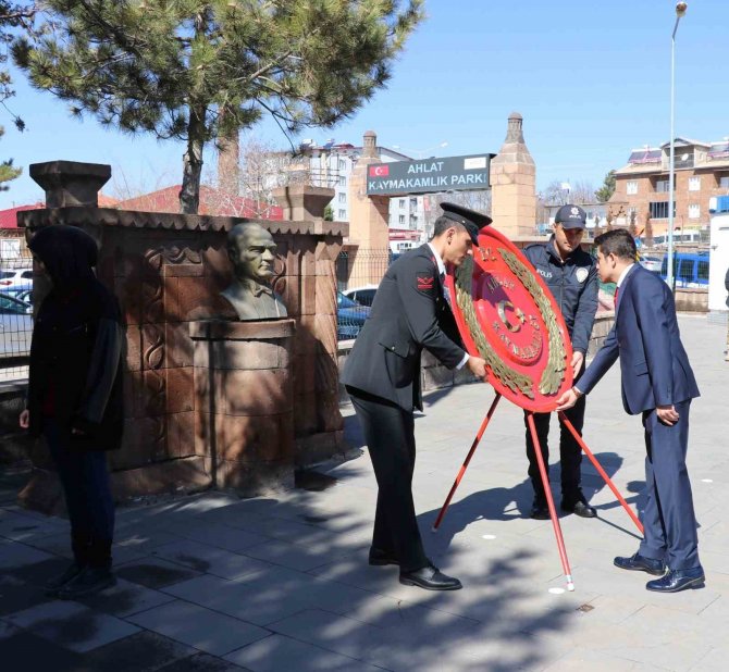 Ahlat’ta 18 Mart Şehitleri Anma Günü Ve Çanakkale Deniz Zaferi’nin 108’nci Yıl Dönümü