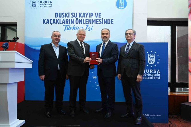 Bursa Kayıp Kaçakla Mücadelede Açık Ara Önde...başkan Aktaş’tan Buski̇ Ekibine Teşekkür