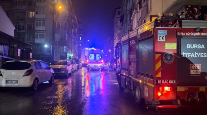Bursa’da Tarihi Binada Korkutan Yangın
