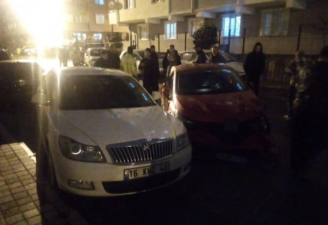 Direksiyon Başında Kalp Krizi Geçirdi, İki Araca Çarpıp Hayatını Kaybetti