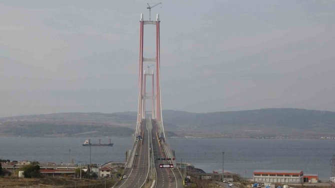 1915 Çanakkale Köprüsü’nü Bir Yılda 2.2 Milyon Araç Kullandı