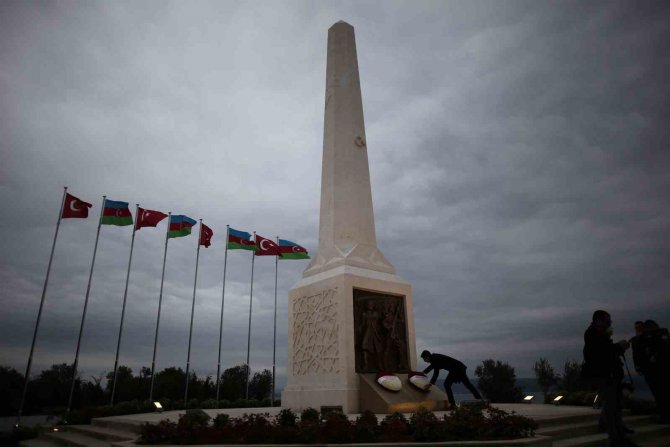 Tarihi Yarımada’da Şehit Olan Azerbaycan Askerlerinin Anısına Yapılan Azerbaycan Anıtı Açıldı