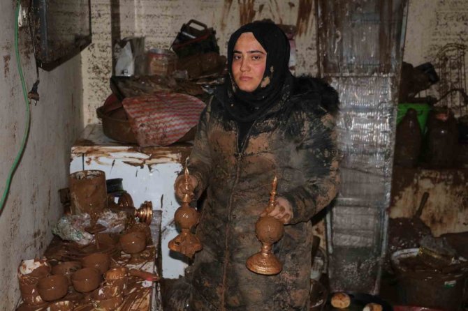 Genç Kızın Evlilik Hayalleri Sele Kapıldı