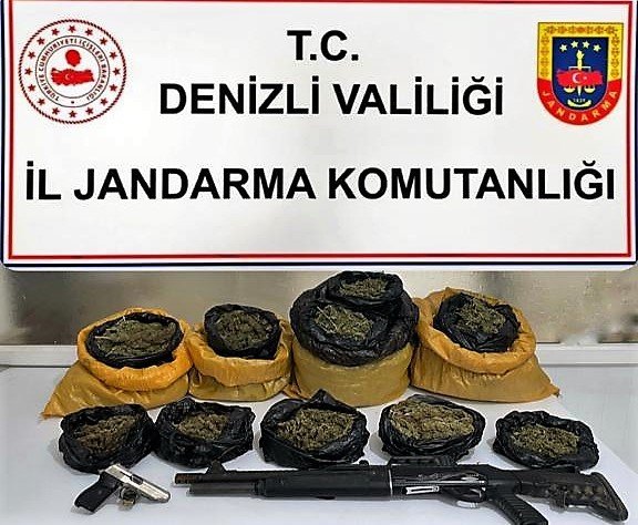 11 Kilo Esrarı Arı Kovanı Ve Sazlıklara Gizleyen Oğul Tutuklandı, Baba Serbest Kaldı