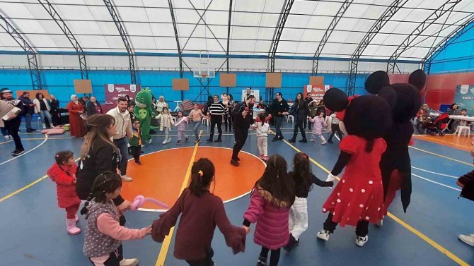 Tekirdağ’da 400 Depremzede Çocuğa Moral Etkinliği