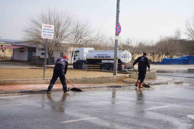 Şap Hastalığına Karşı Canlı Hayvan Borsası Dezenfekte Edildi