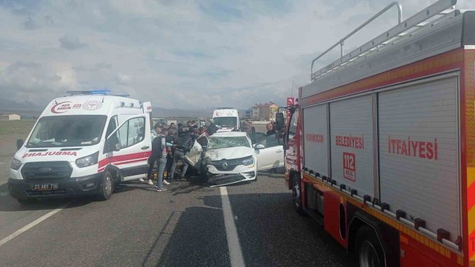 Elazığ’da Trafik Kazası: 1’i Ağır 5 Yaralı