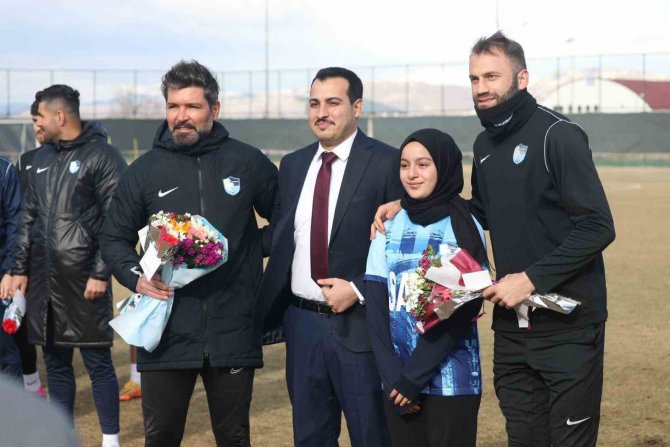 Erzurumspor Depremzede Öğrencileri Ağırladı.