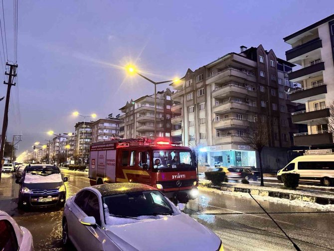 Bir Yılda Yağan Yağmurun Dörtte Biri Bir Gecede Yağdı