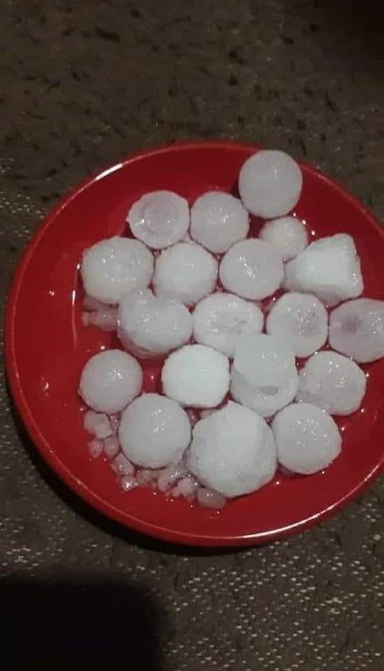 Gaziantep’te Şiddetli Dolu Yağışı Kenti Beyaza Bürüdü