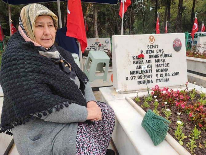 Şehitler Gününde Anneler Gözyaşlarını Tutamadı
