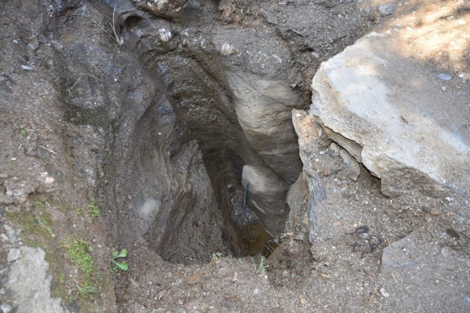 İ̇zmir’de Kaçak Kazı Yapan 7 Kişiye Suçüstü