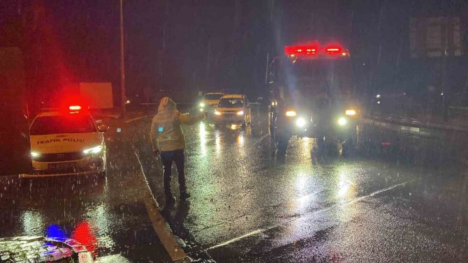 Sağanak Nedeniyle Kapatılan Kahramanmaraş-kayseri Çevre Yolu Kontrollü Trafiğe Açıldı