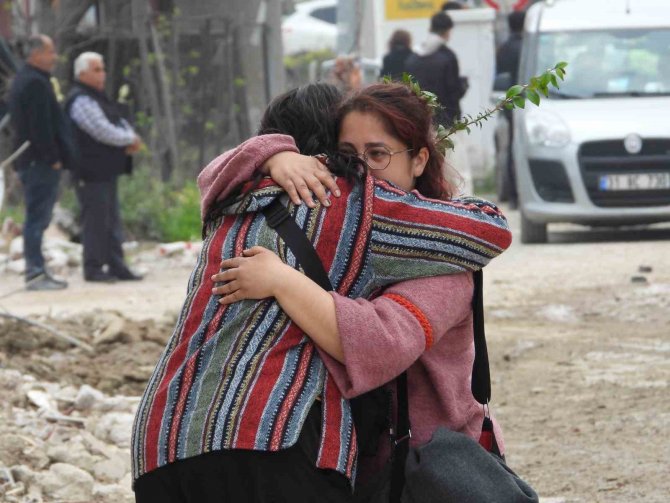 Depremde Hayatını Kaybedenler İçin 40. Günde Anma Yürüyüşü